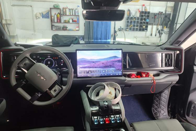 Used Formula Leopard 5 2023 Navigator Edition
