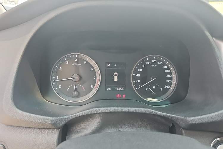 Used Hyundai Tucson 2015 1.6T Dual-Clutch Two-Wheel-Drive Smart Model Instrument Cluster