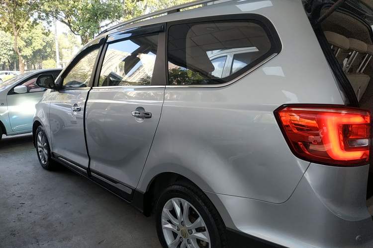 Used Baojun 730 2016 1.5L Manual Comfort Version 7 Seats China V Emission Standard