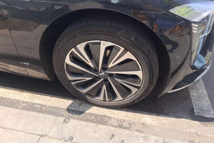 Used Buick L7 2025 Model Luxury Edition