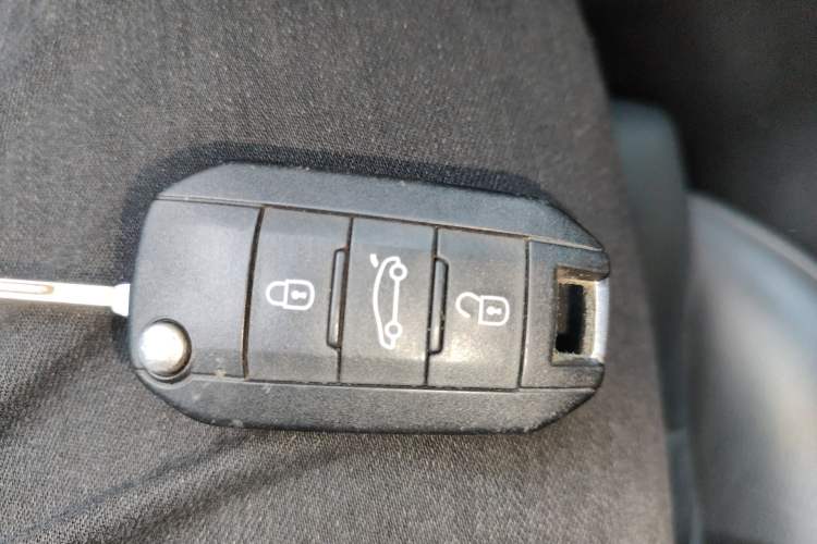 Used Peugeot 508 2013 2.0L 2nd Anniversary Edition Automatic Smart Enjoyment Version Vehicle Key