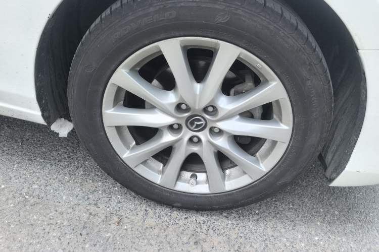 Used Mazda Atenza 2015 2.0L Blue Sky Fashion Edition
