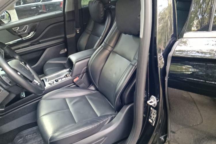 Used Lincoln Corsair 2022 2.0T Two-Wheel Drive Luxury Edition Left Front Seat