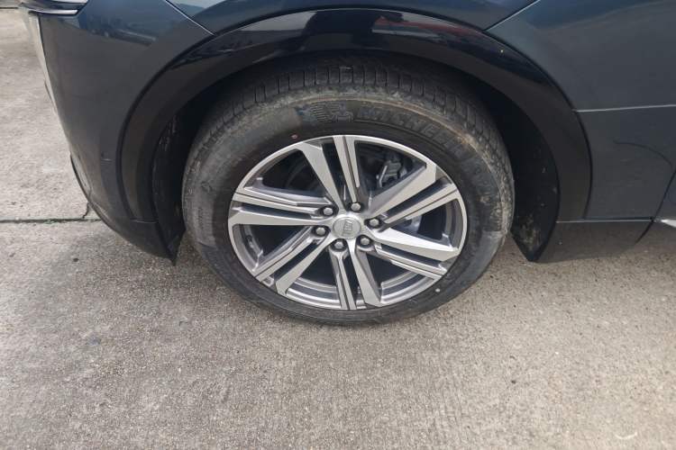 Used Cadillac LYRIQ 2022 Rear-Drive Long-Range Luxury Edition
