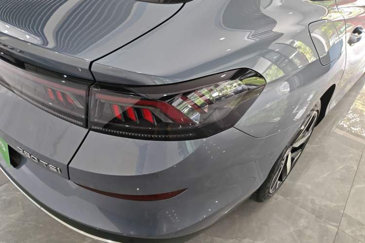 Used Volkswagen Lamando 2022 Lavida L 280TSI DSG Cool & Spicy Edition Right Rear Taillight