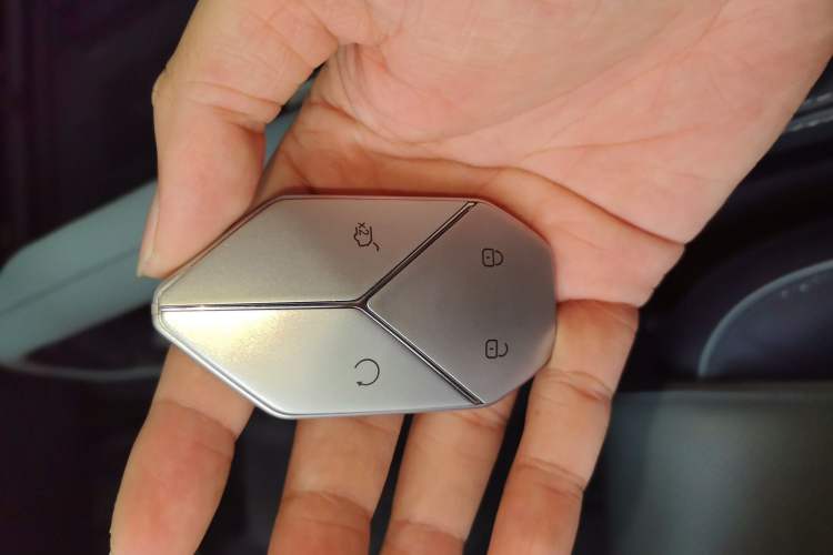 Used Formula Leopard 5 2023 Navigator Edition Vehicle Key