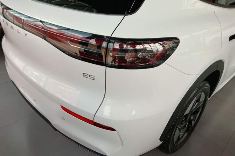 Used Geely Galaxy E5 2026 Model 530km Launch Edition Right Rear Taillight