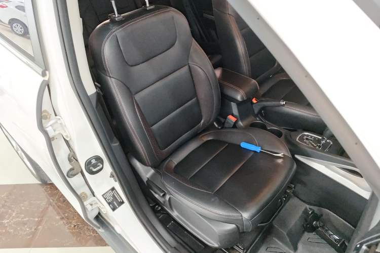 Used CHANGAN CS35 2016 1.6L Automatic Luxury Model China V Standard Right Front Seat