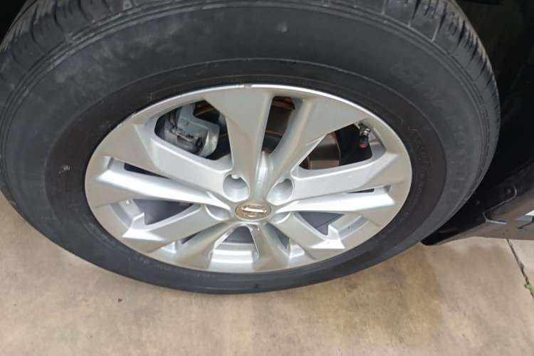 Used Nissan X-Trail 2015 2.0L CVT Comfort MAX Edition 2WD
