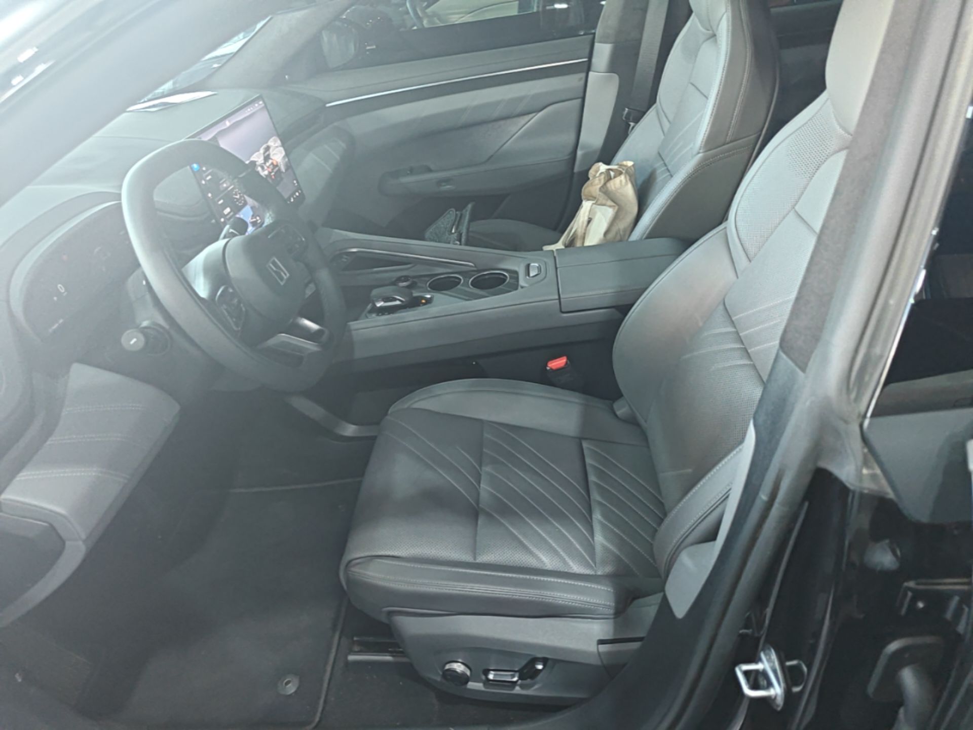 Zeekr 001 2025 WE Edition 100 kWh Rear-Wheel Drive — снимка 17