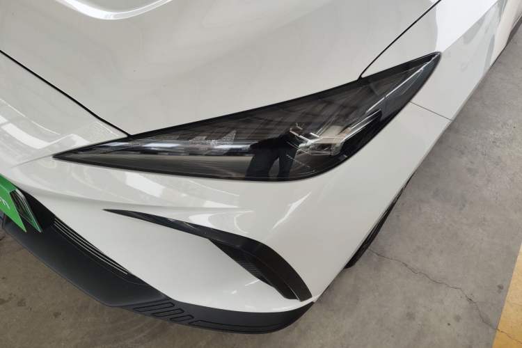 Used MG 4 EV 2023 415 km Range Sea-Faring Champion Edition
