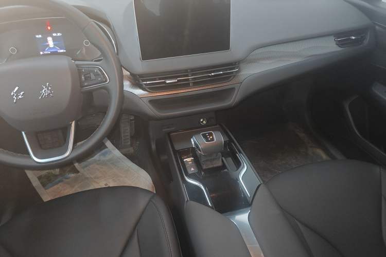 Used Hongqi E-QM5 2023 Base Travel Edition