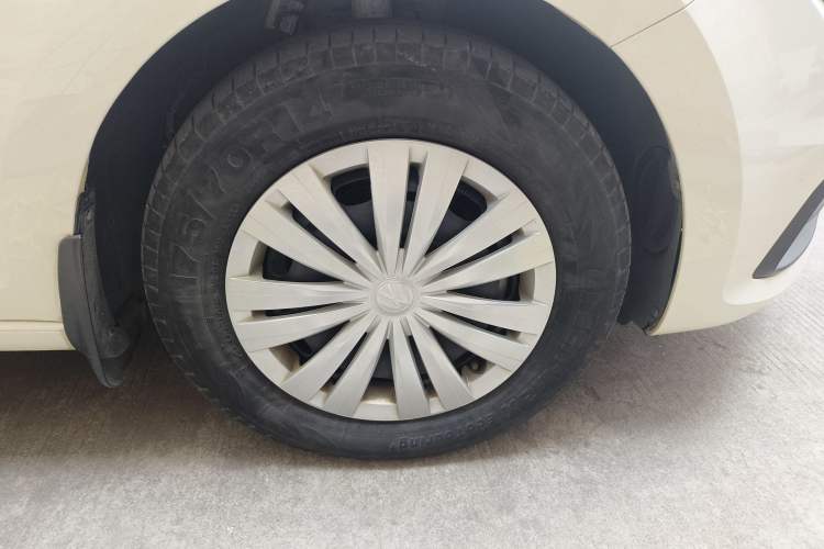 Used Volkswagen Santana 2021 1.5L Automatic Fashion Edition Right Front Wheel Hub