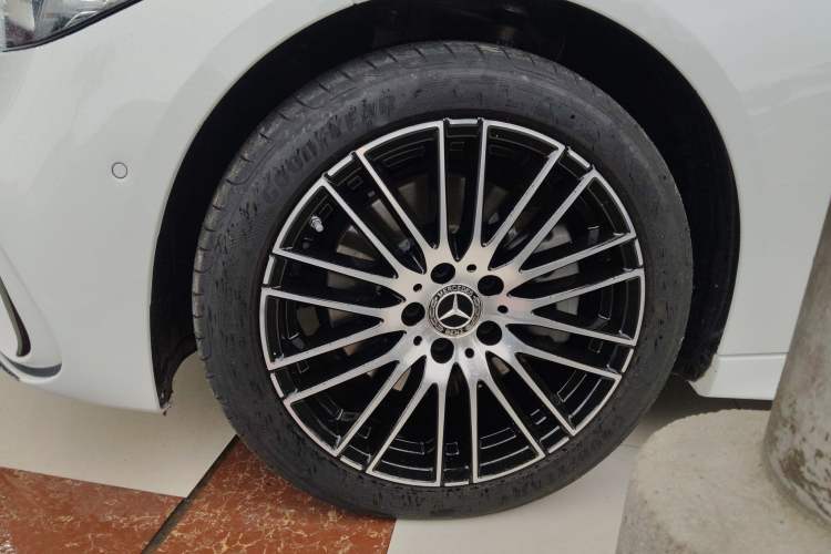 Used Mercedes-Benz C-Class 2024 Restyled C 260 L Sport Edition Left Front Wheel Hub