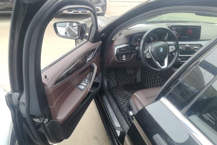 Used BMW 5 Series 2022 Restyled 525Li Luxury Package Driver Seat