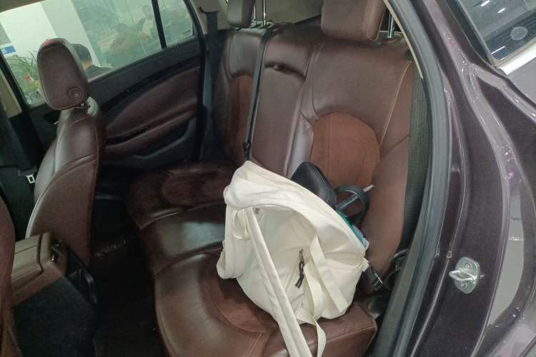 Used Buick Envision 2016 20T Two-Wheel-Drive Elite Model Left Rear Seat