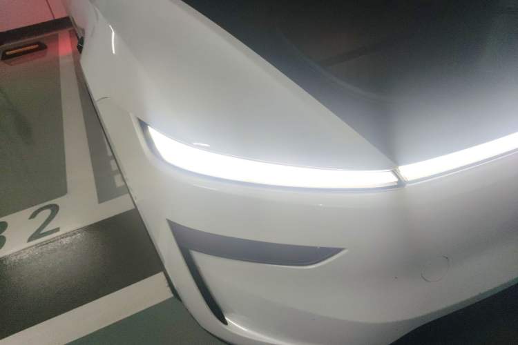 Used Tesla Model Y 2025 Rear-Wheel-Drive Version