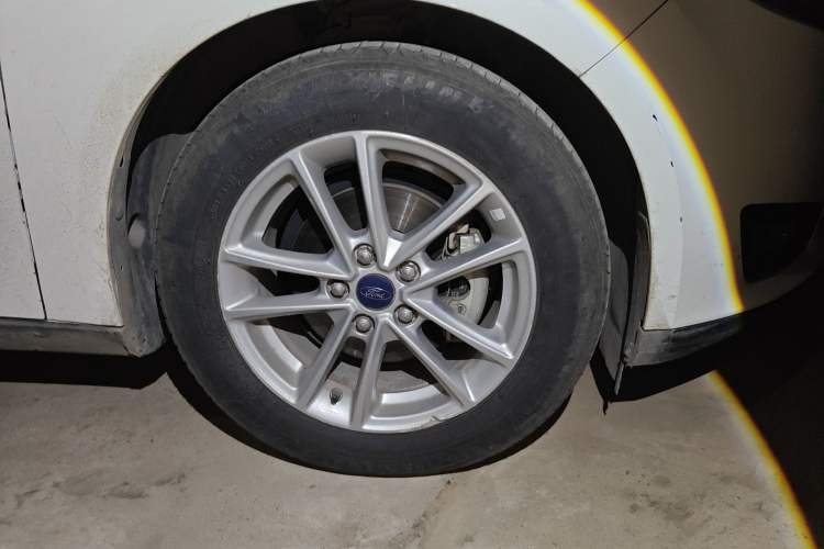 Used Ford Focus 2015 Hatchback EcoBoost 125 Automatic Supreme Style Edition
