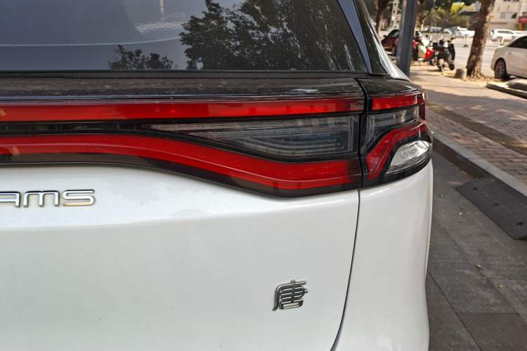 Used BYD Tang 2019 2.0T Automatic SmartConnect Luxury Edition 5 Seats China VI Standard