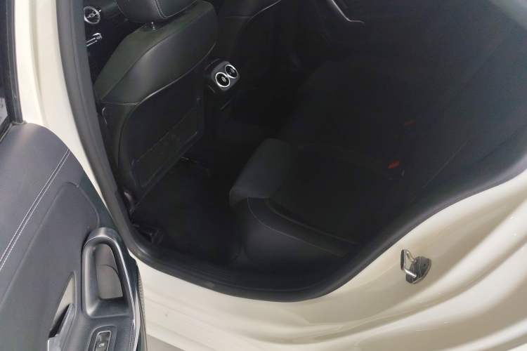 Used Mercedes-Benz A-Class 2021 A 200 L Sport Sedan Fashion Model
