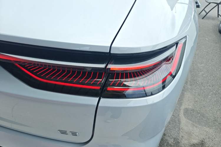 Used Geely Galaxy E8 2025 700 km Long-Range Intelligent Driving Version
