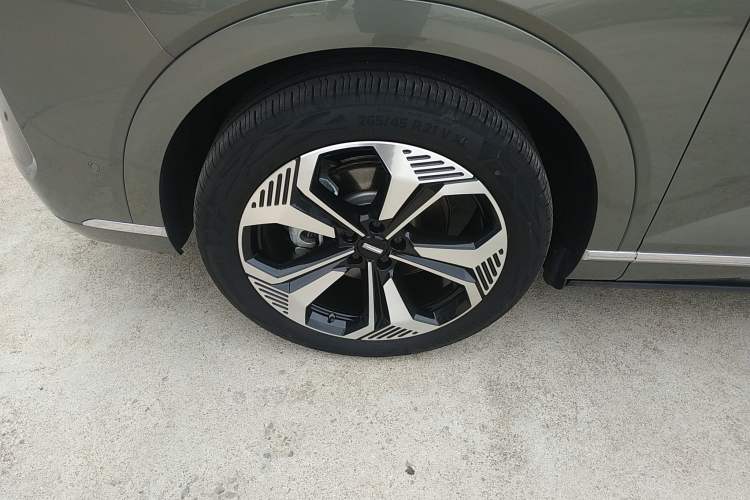 Used Wey Lanshan 2025 Four-Wheel Drive Ultra Left Front Wheel Hub