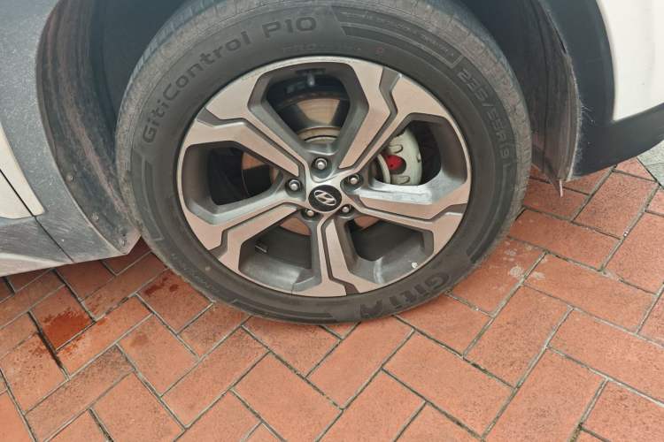 Used Hyundai Santa Fe 2019 380 TGDi GLS Automatic 2WD Luxury Version China VI Standard Right Front Wheel Hub