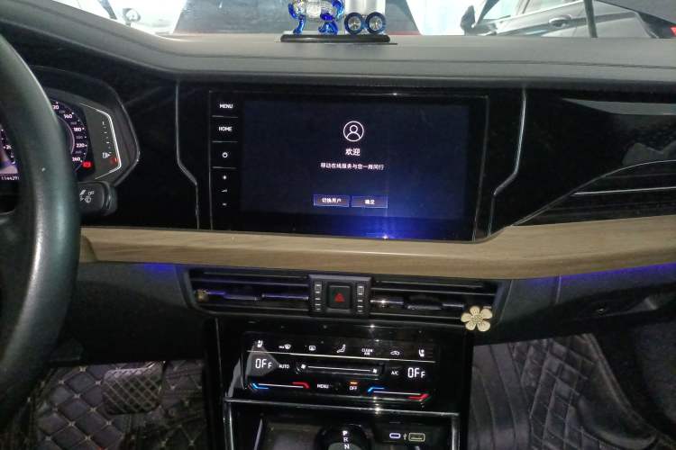 Used Volkswagen Passat 2020 330TSI Luxury Edition China VI Audio And AC Panel