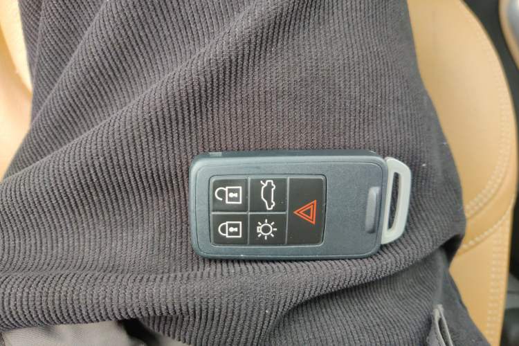 Used Volvo V40 2017 T3 Zhiyi Edition
