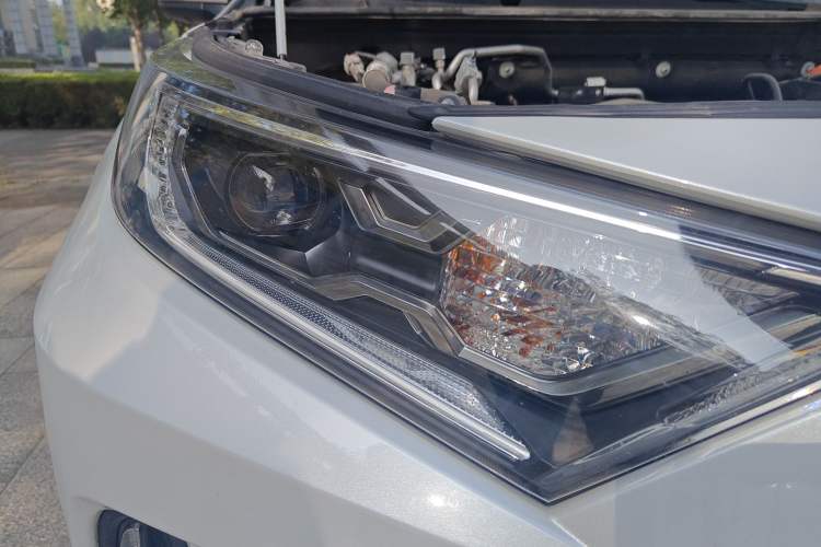 Used Toyota RAV4 Rongfang Plug-in Hybrid 2021 2.5L 4x4 Flagship Pro Right Front Headlight