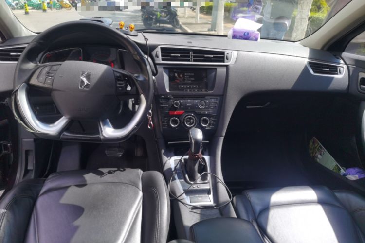 Used DS 5LS 2014 1.6T Elegant Version THP160 Center Console