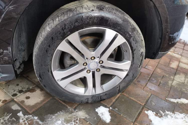 Used Mercedes-Benz M-Class 2008 ML 350 4MATIC Luxury Model Right Front Wheel Hub