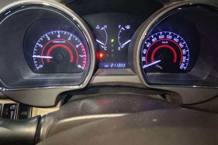 Used Toyota Highlander 2012 2.7L 2WD 5-Seater Elite Edition Odometer Close Up