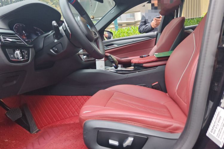 Used BMW 5 Series 2022 Restyled 530Li Leading Edition M Sport Package Left Front Seat