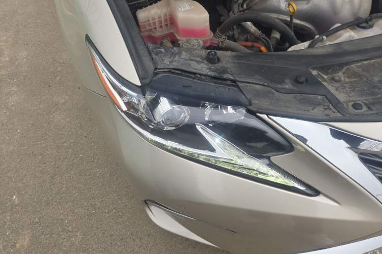 Used Lexus ES 2015 300h Comfort Edition
