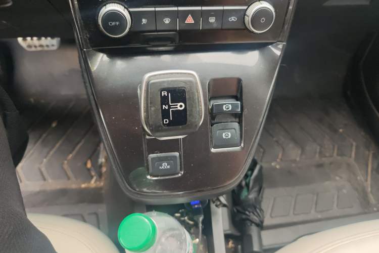 Used ORA iQ 2018 High-Range Version Smart Connectivity Model
