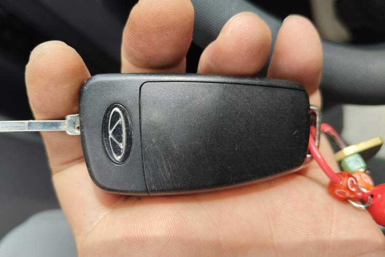 Used Chery QQ Ice Cream 2022 170km Sundae Phosphate Lithium-Ion Vehicle Key