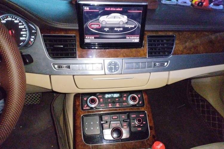 Used Audi A8 2011 A8L 3.0 TFSI quattro Luxury Edition (213kW) Audio And AC Panel