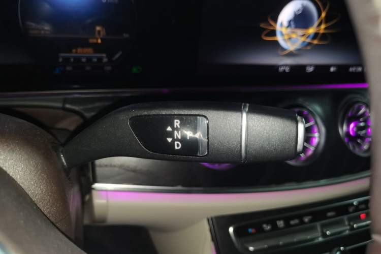 Used Mercedes-Benz E-Class 2019 E 200 4MATIC Coupe Gear Lever