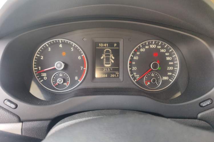 Used Volkswagen Sagitar 2012 1.4TSI Automatic Luxury Edition
