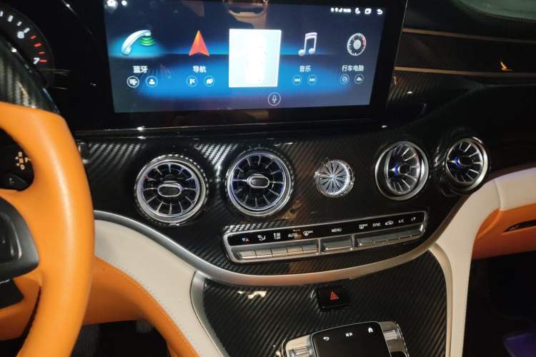 Used Mercedes-Benz Vito 2021 2.0T Business Version 7 Seats Audio And AC Panel