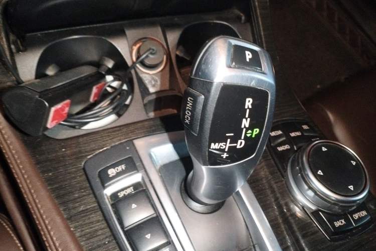 Used BMW 5 Series 2014 525Li Luxury Design Package
