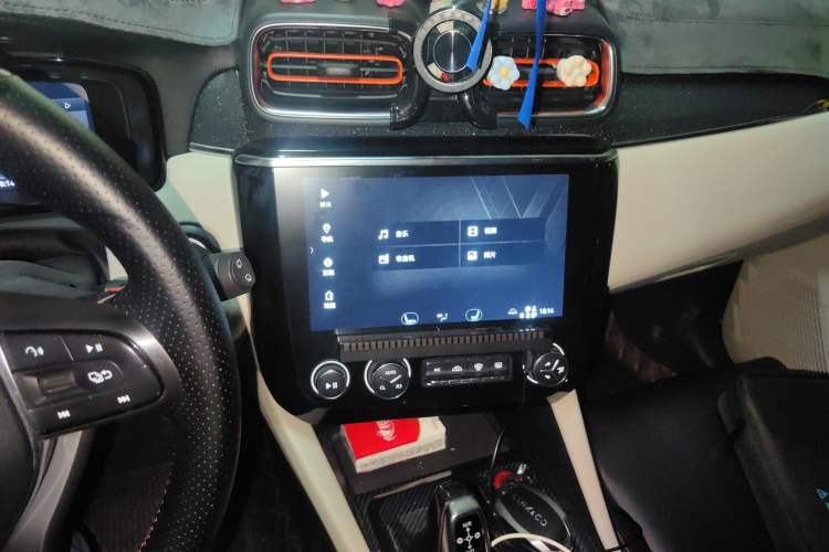 Used Lynk & Co 02 2018 1.5T DCT Two-Wheel Drive Zhaoban China V Standard Audio And AC Panel