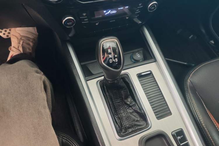 Used Geely Auto Vision X6 2016 1.3T CVT Flagship Model