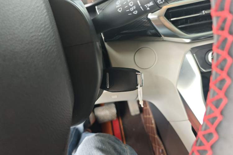 Used SAIC MAXUS Dajia 5 2022 430 km Elite Version 7-Seater