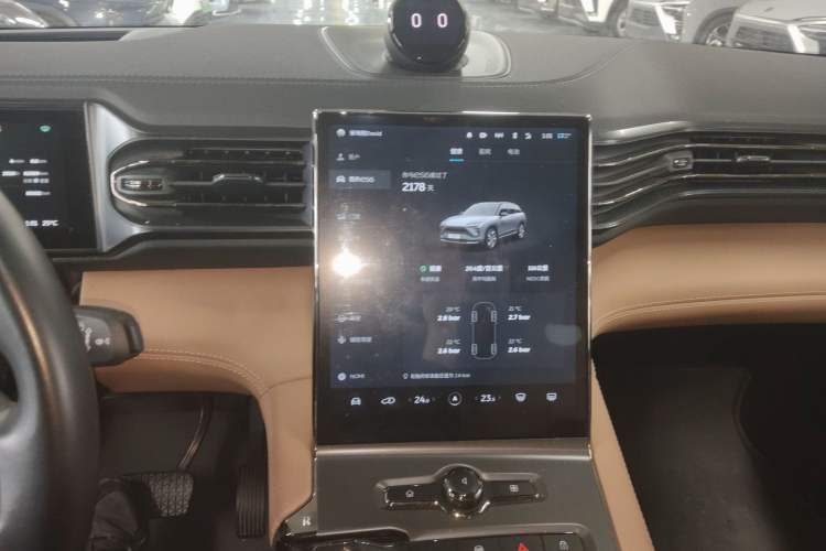 Used Nio ES6 2019 430 km Performance Version Audio And AC Panel