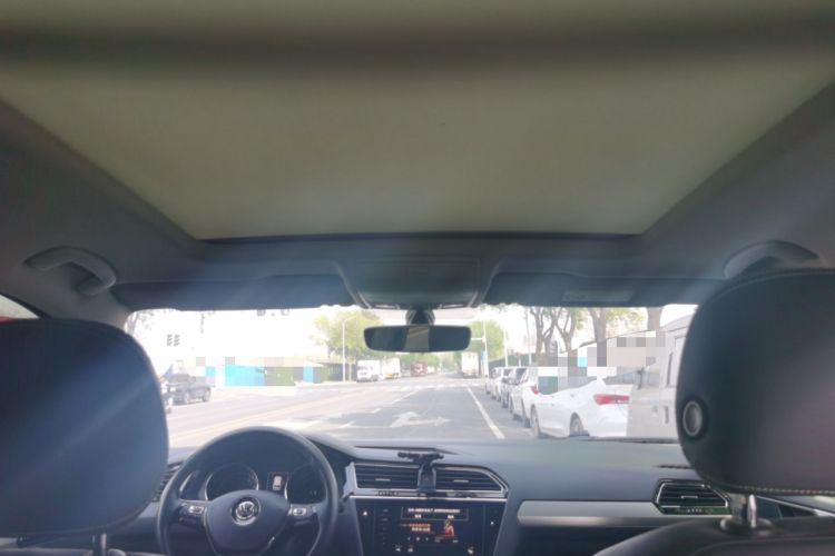 Used Volkswagen Tiguan L 2019 380TSI Automatic All-Wheel Drive Luxury Edition with 7 Seats China VI Standard Headliner