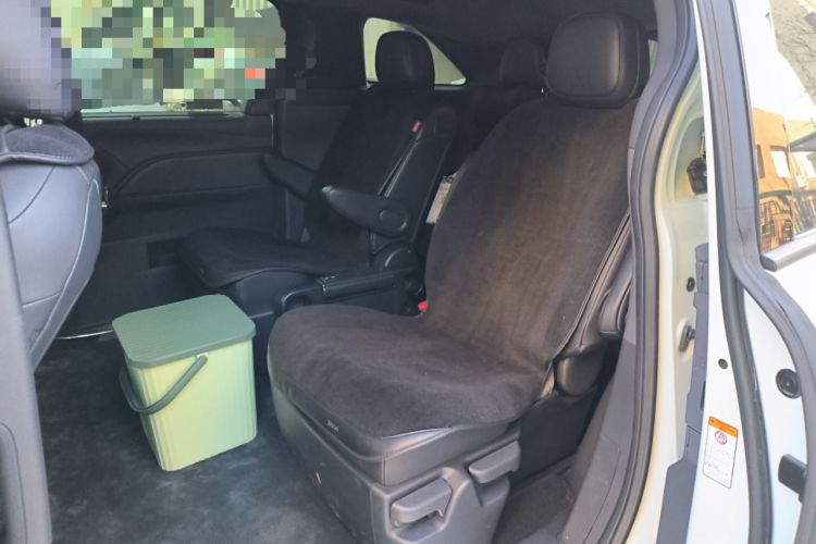 Used Toyota Granvia 2024 2.5L Hybrid Prestige PLUS Four-Wheel Drive Version
