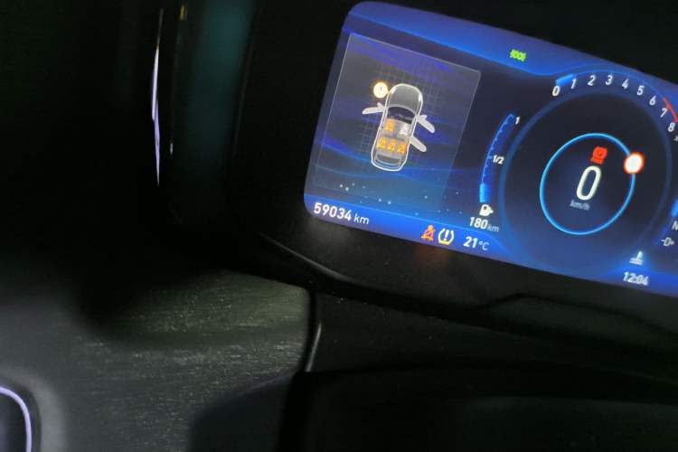 Used Lynk & Co 02 2018 1.5T DCT Two-Wheel Drive Pro Version China V Emission Standard Odometer Close Up