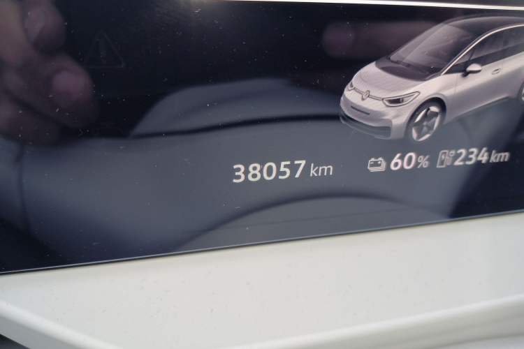 Used Volkswagen ID.3 2025 Smart Edition Ultra-Intelligent Oxygen Version Odometer Close Up